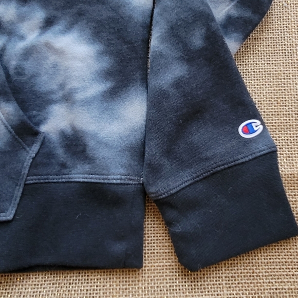NEW Champion Hoodie Fleece Sweatshirt Tie Dye Size M, Ignore small sizing tag. - Picture 4 of 7